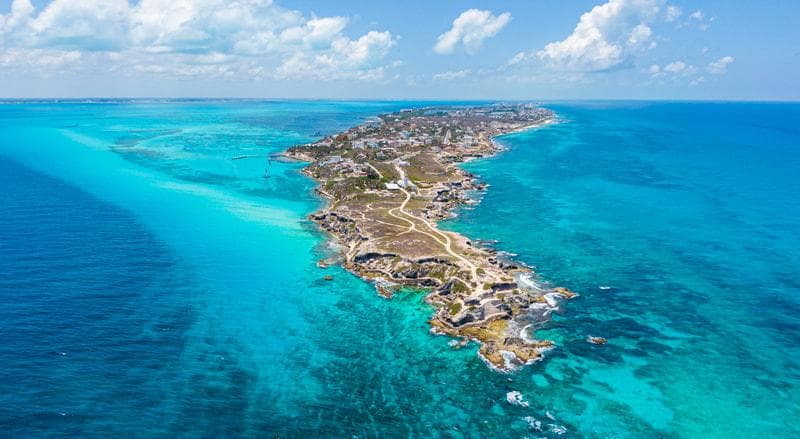 TROBBU Cruises — Cancún — Islas Mujeres luxury yacht voyage