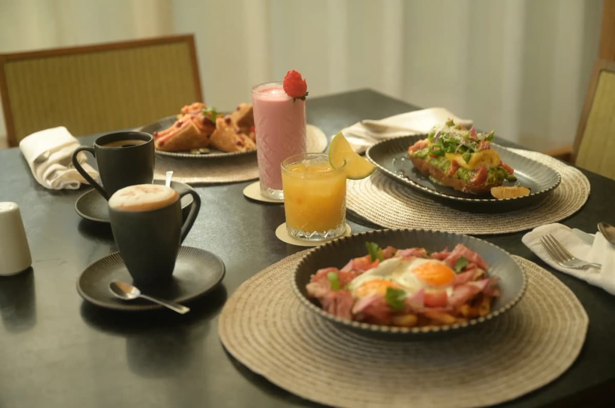 TROBBU Riviera Maya breakfast dining