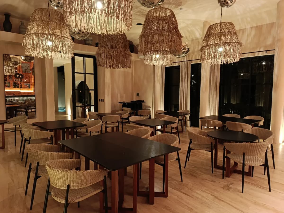TROBBU Riviera Maya dining area