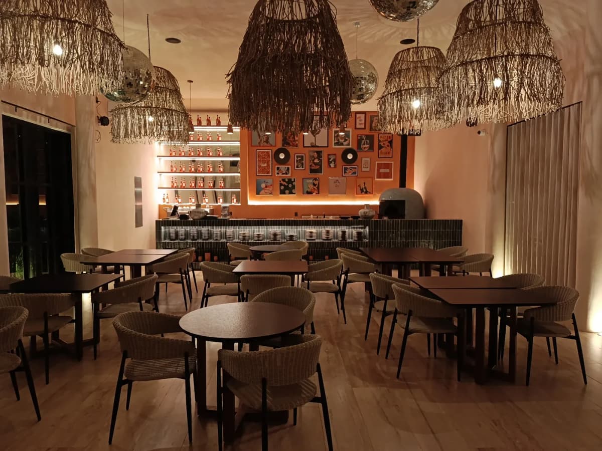 TROBBU Riviera Maya restaurant lounge