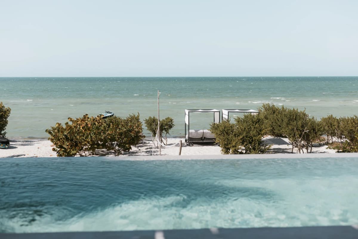 Infinity pool