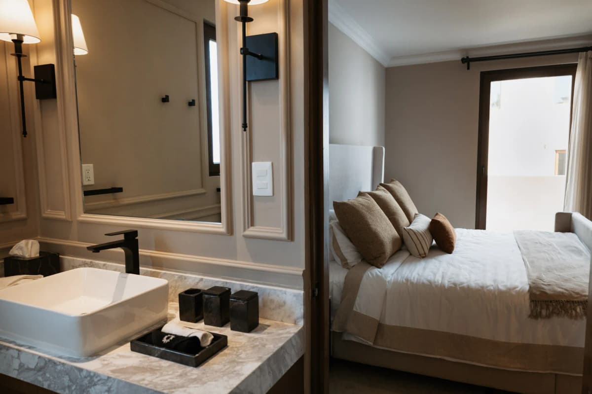 Bedroom details