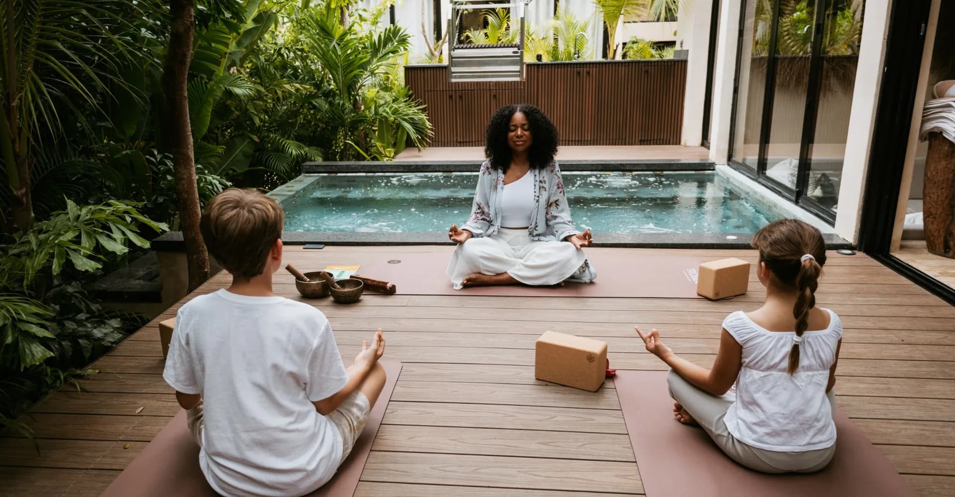TROBBU Little Yogui kids yoga experience