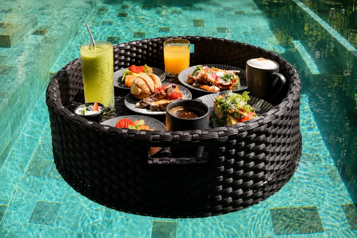 TROBBU Floating Breakfast